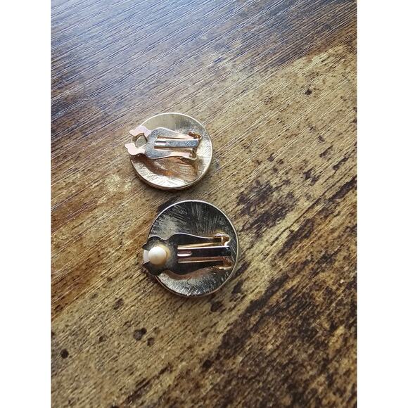 Vintage 1970s Clip On Earrings Gold Tone w/ Navy Blue Enamel Round - Picture 2 of 3